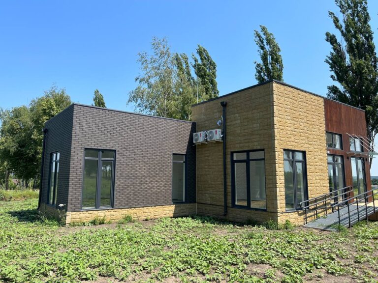 Адміністративно-побутовий комплекс 130м2