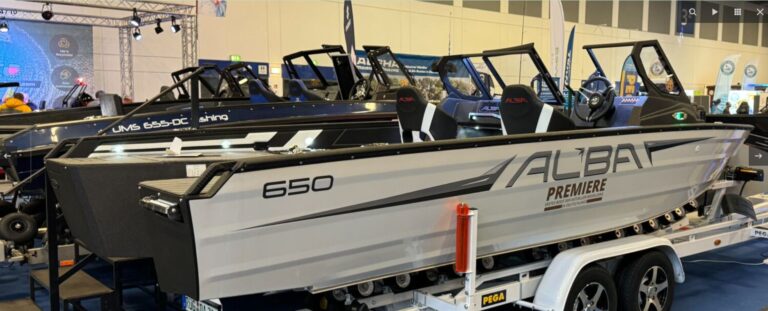 Виробництво човнів зі склопластику