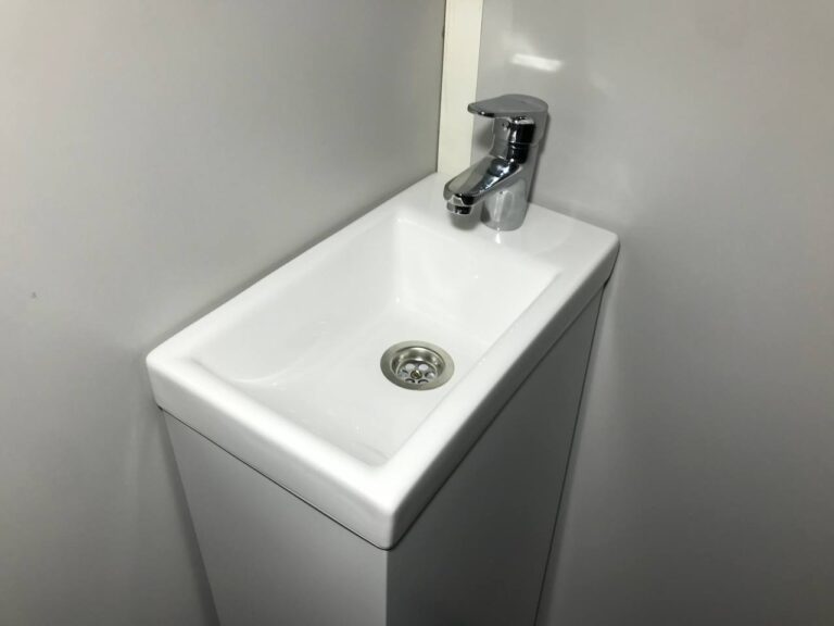 Вироби зі склопластику