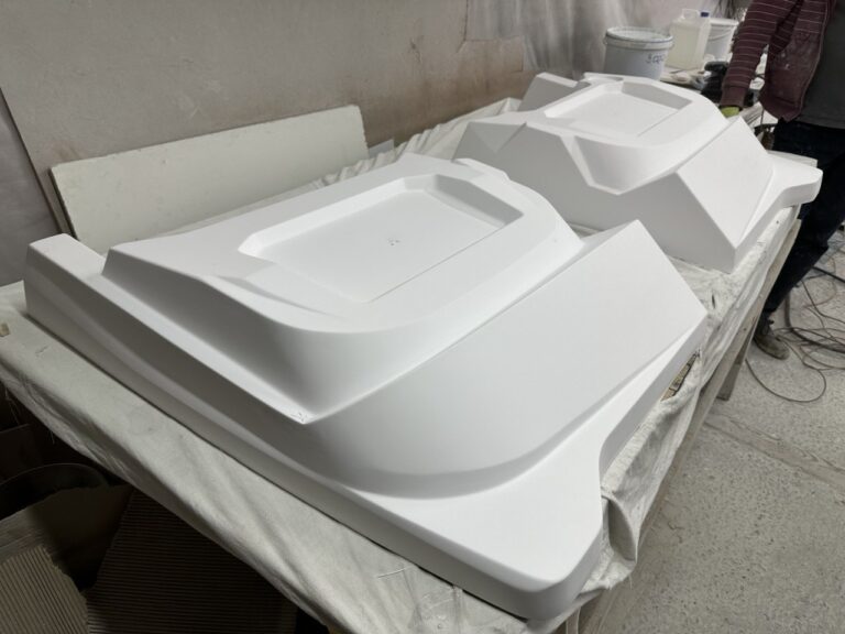 Виробництво човнів зі склопластику