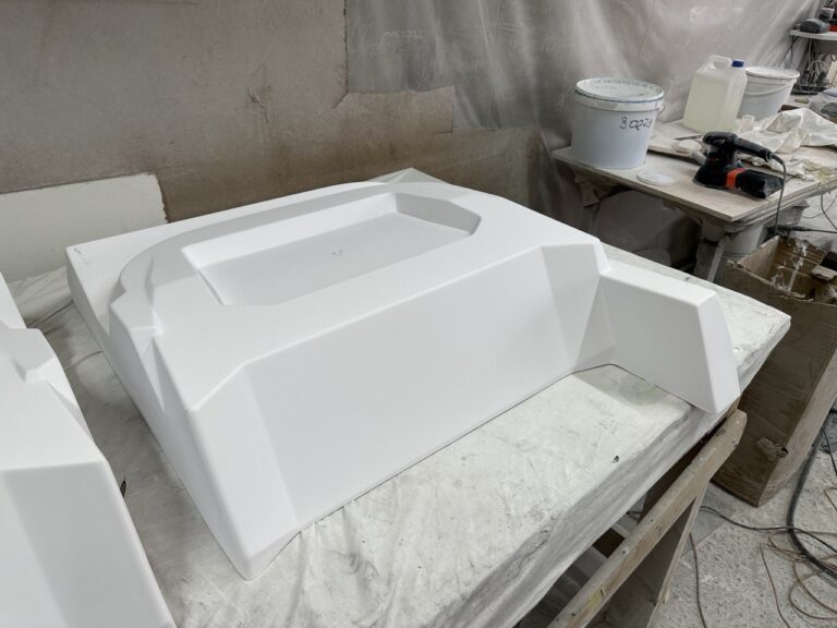 Виробництво човнів зі склопластику